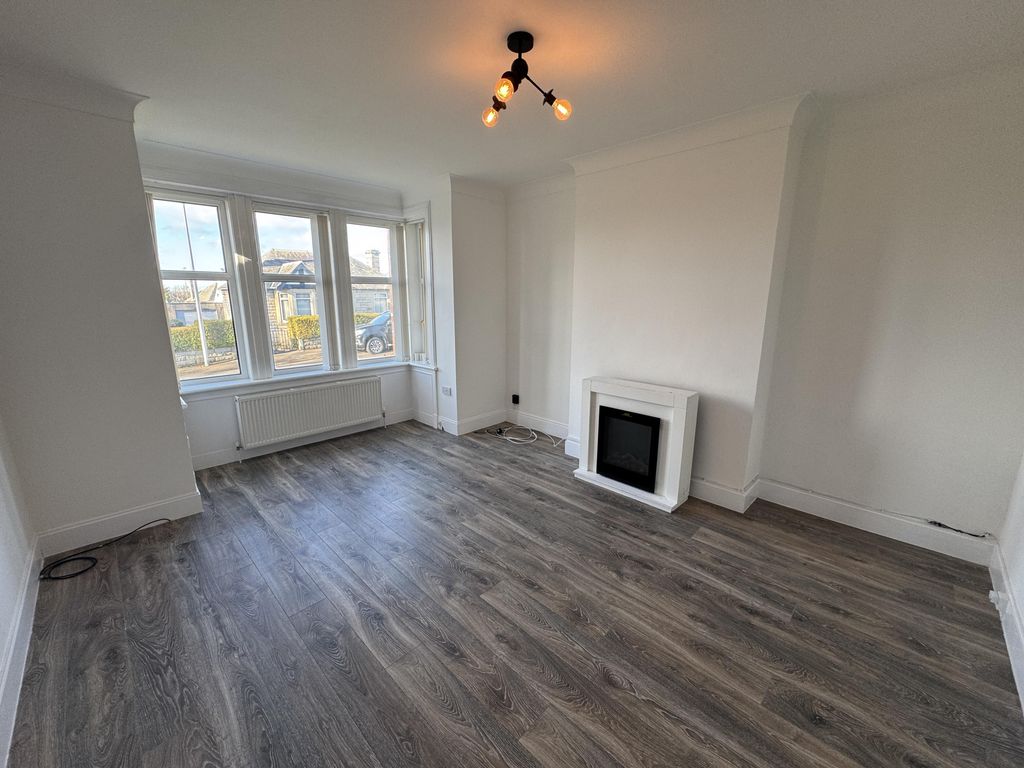 Property photo 2 of 41