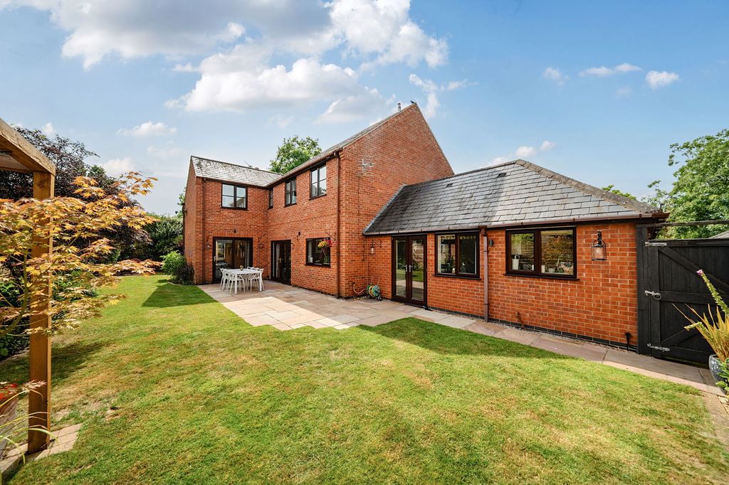 Property photo 3 of 48