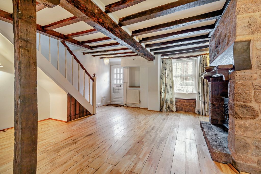 Property photo 1 of 19 Sitting Room