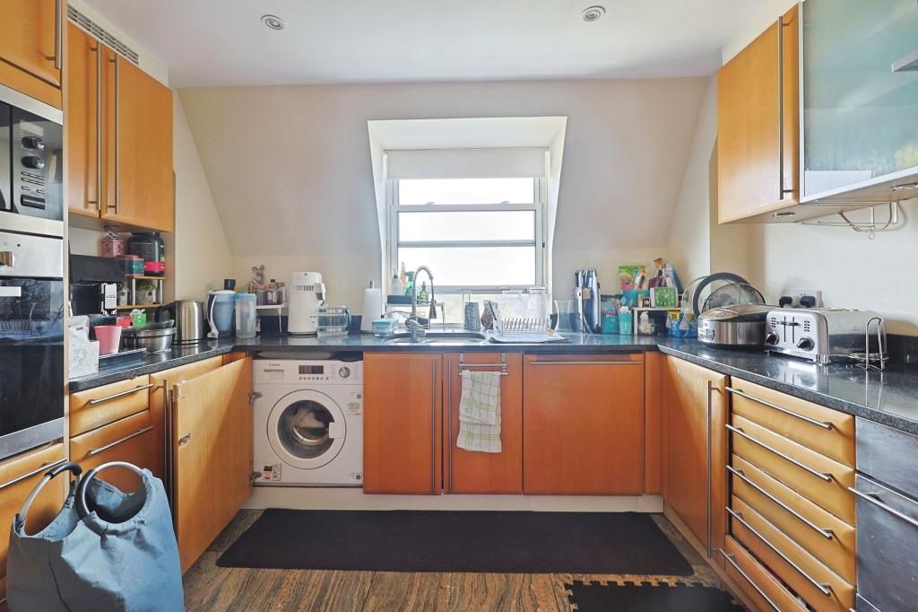 Property photo 2 of 12 Kitchen