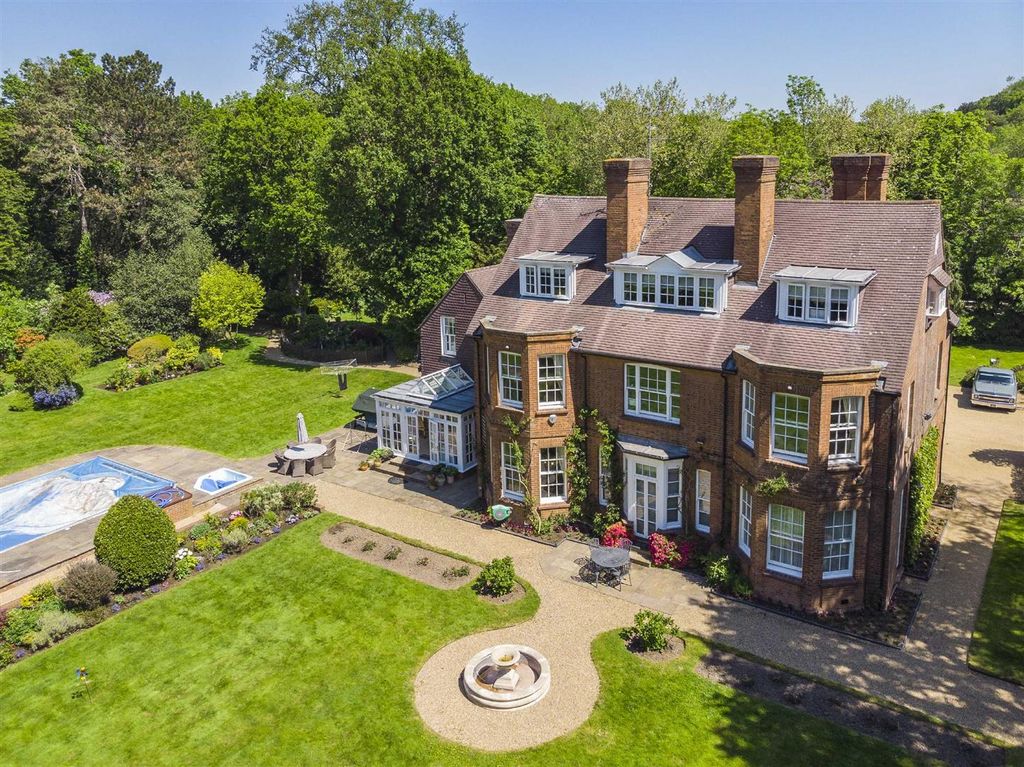 Property photo 1 of 31