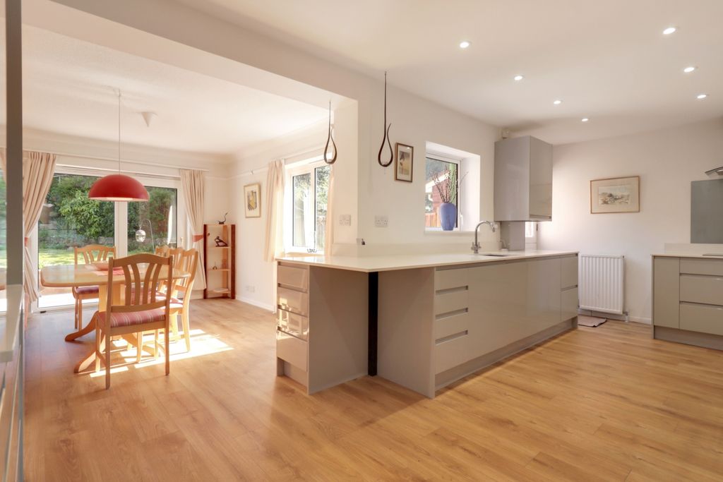 Property photo 3 of 19 Kitchen Diner