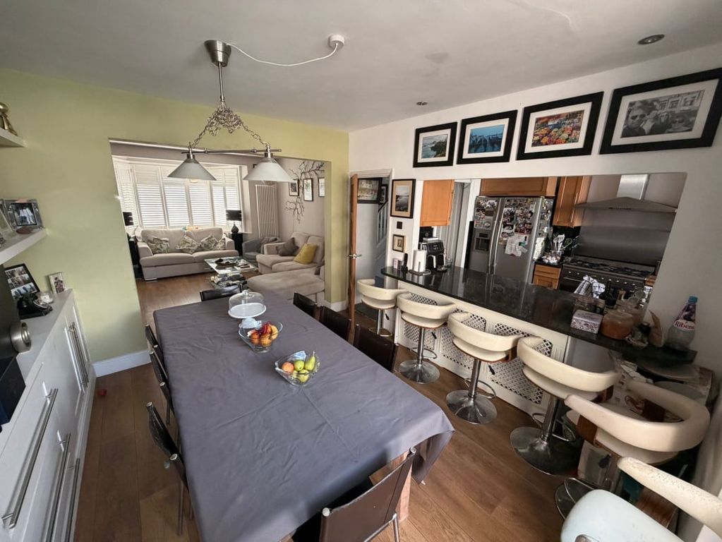 Property photo 3 of 42