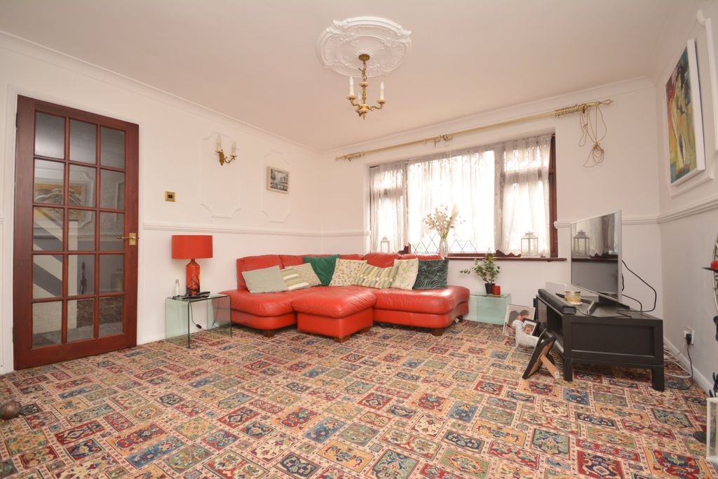 Property photo 2 of 14