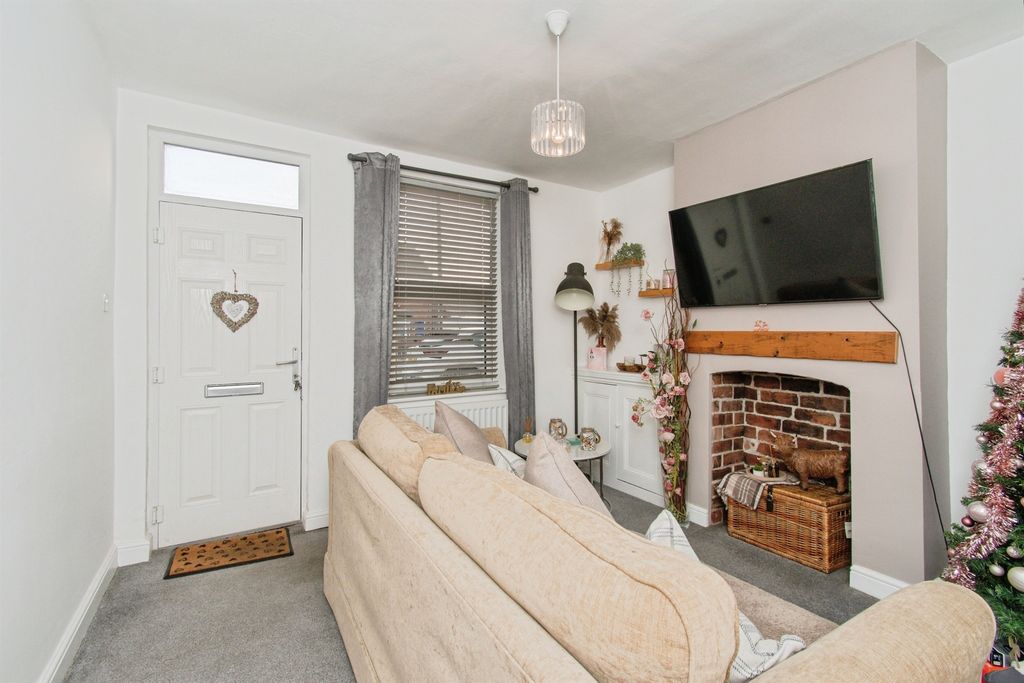 Property photo 2 of 14