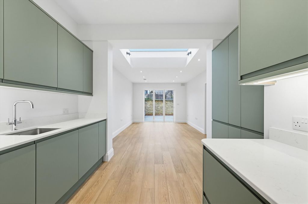 Property photo 2 of 12 Image