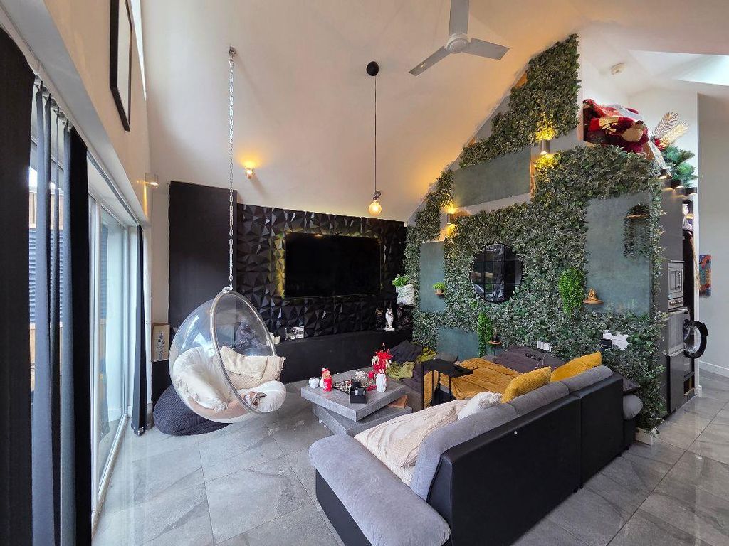 Property photo 2 of 13 20250924_135305.Jpg