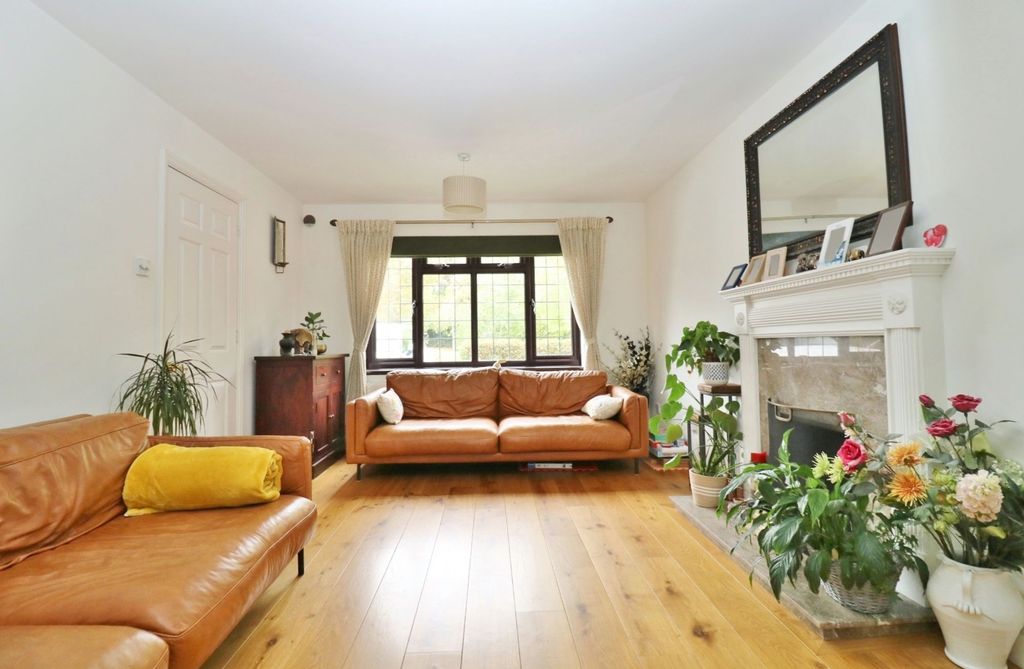 Property photo 2 of 22