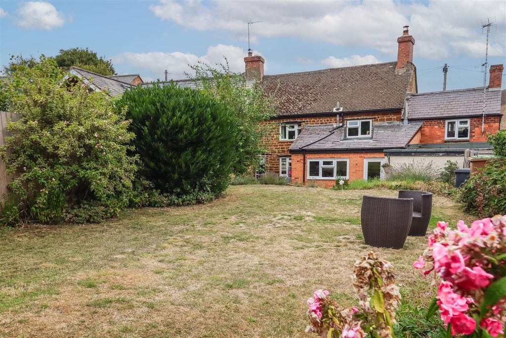 Property photo 3 of 44