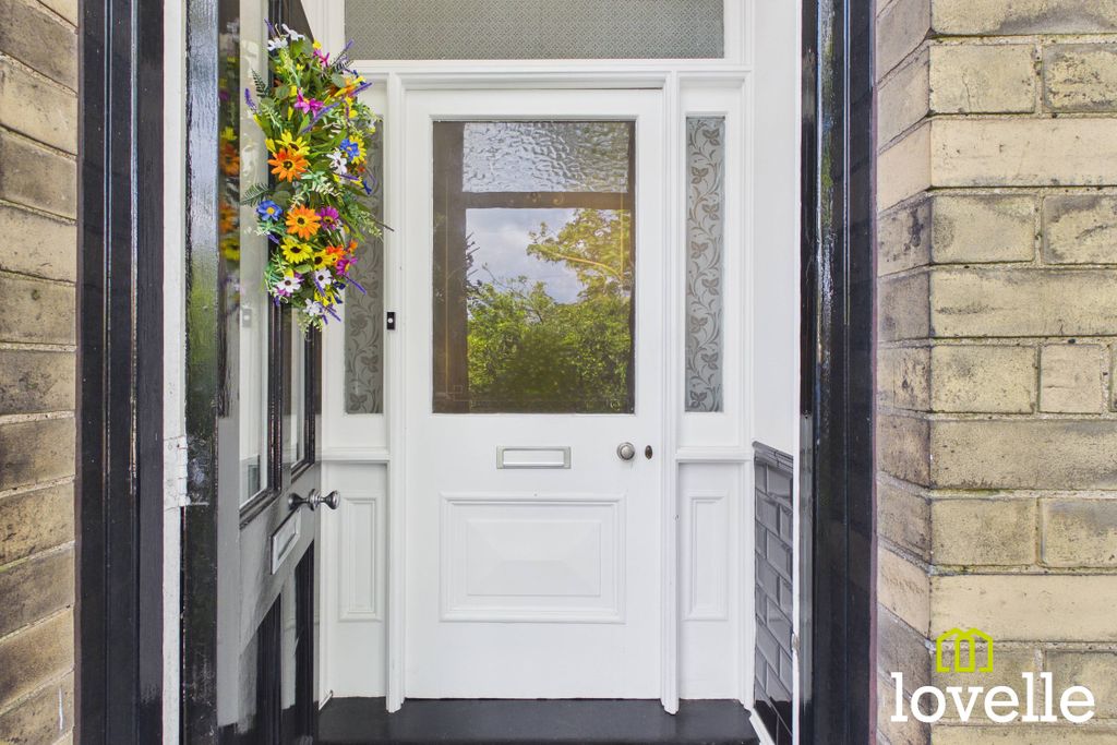 Property photo 3 of 79