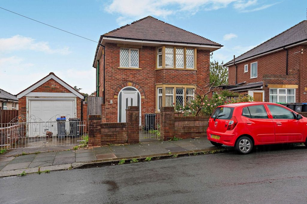 Property photo 1 of 17