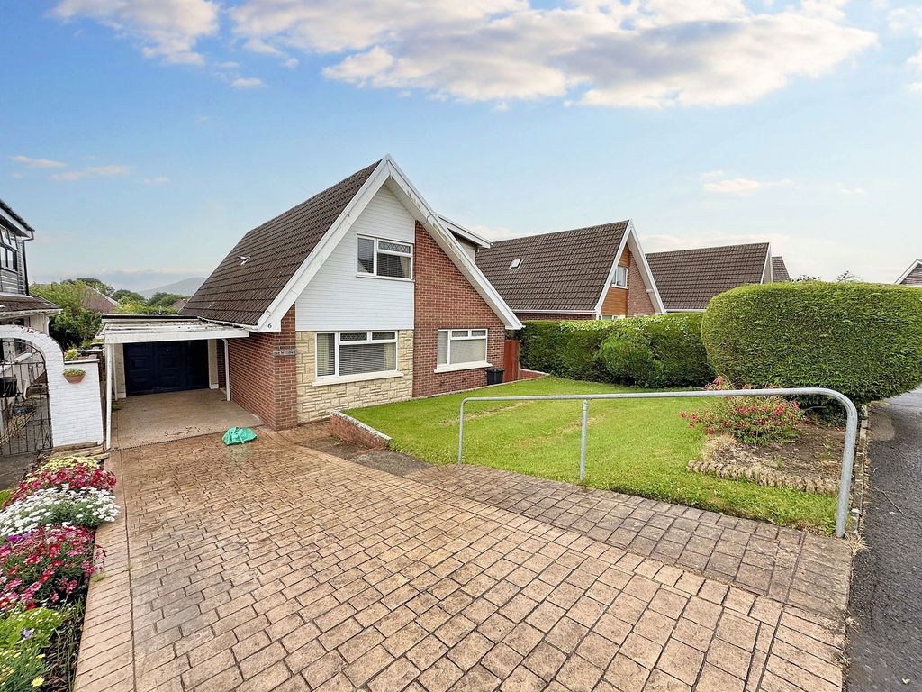 Property photo 3 of 40