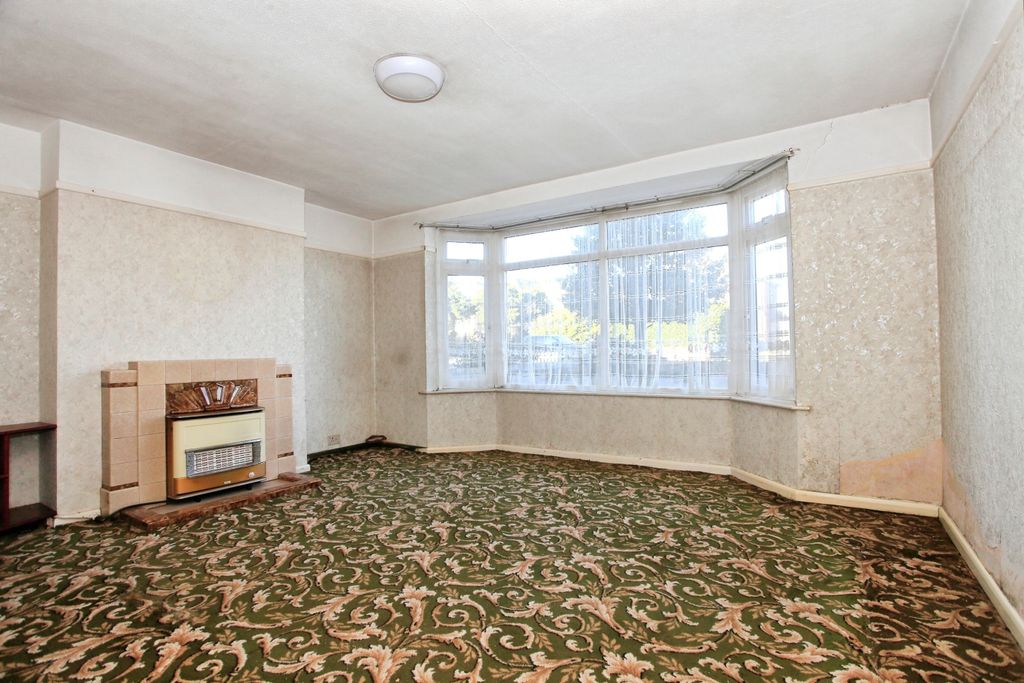 Property photo 2 of 19