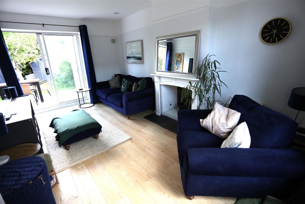 Property photo 2 of 22