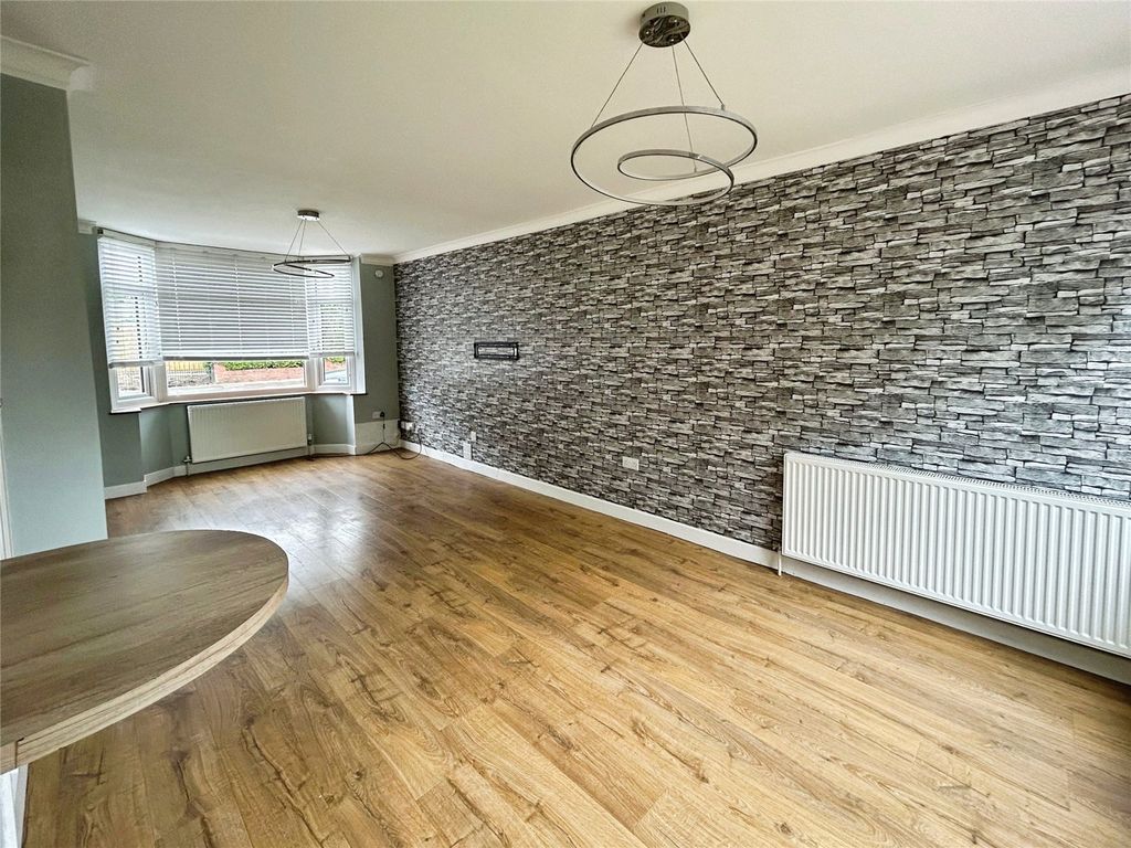 Property photo 2 of 11 Picture No. 03