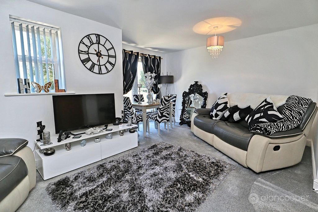 Property photo 3 of 19 5230016