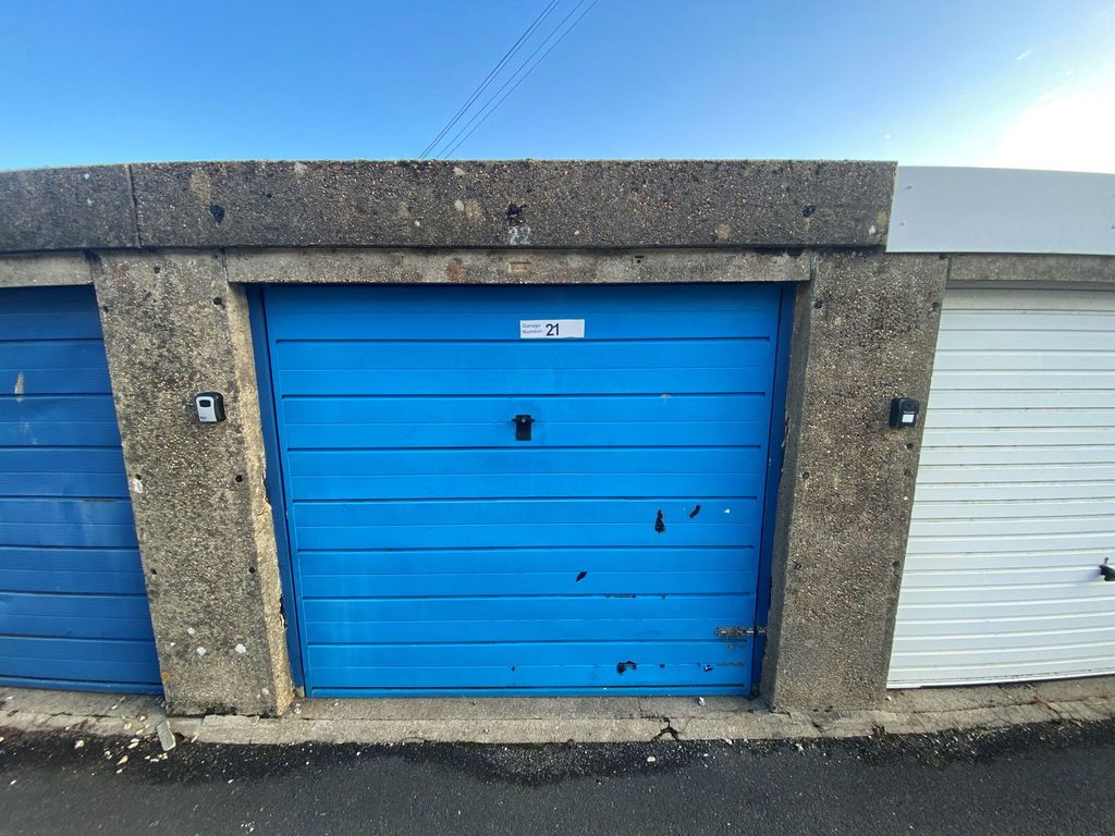 Property photo 2 of 6