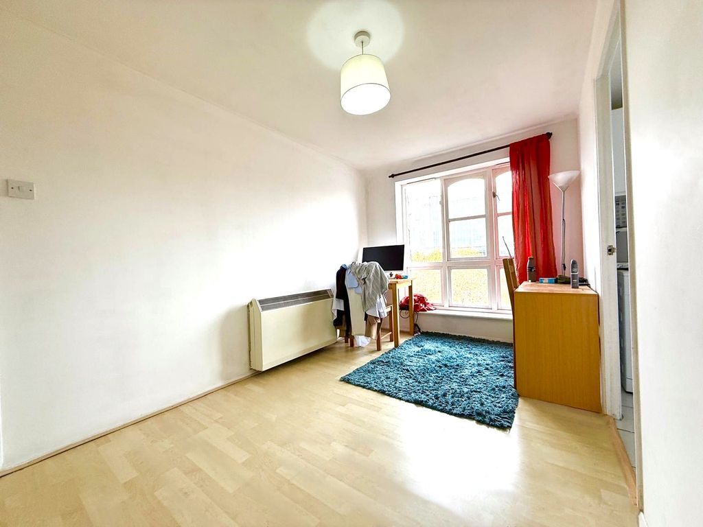 Property photo 3 of 9