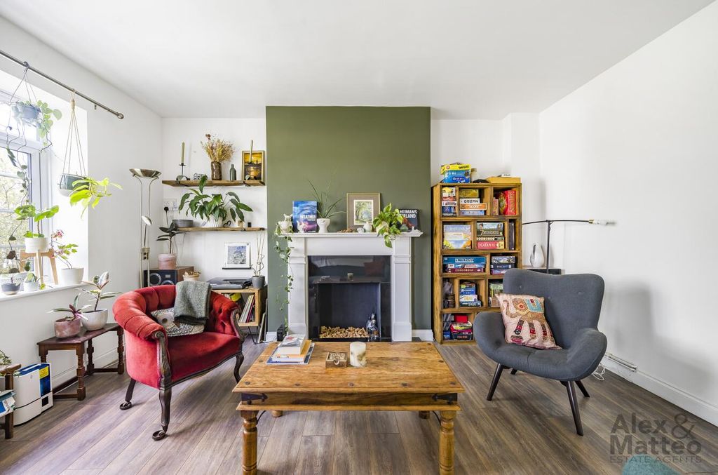 Property photo 1 of 12 Cherry Court