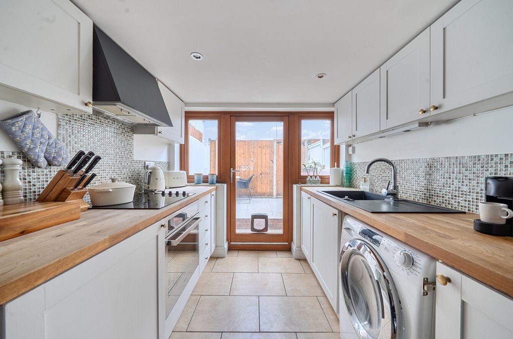 Property photo 2 of 23 1406063-7-698234d...