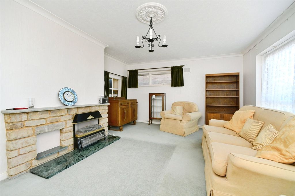 Property photo 2 of 37 Living Room