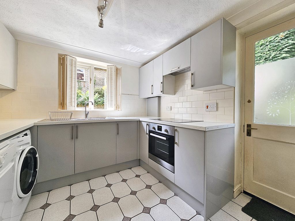 Property photo 3 of 21 Kitchen