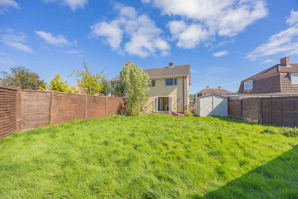 Property photo 3 of 20 Ewemove Taunton - Charles Crescent (3)