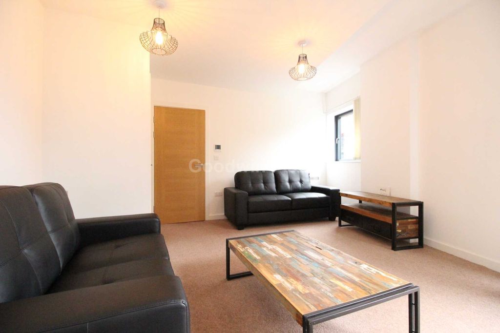 Property photo 2 of 10