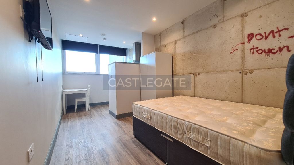 Property photo 2 of 12 Room 38, Renaissance Works, 105 New Street, Huddersfield, HD1 2As