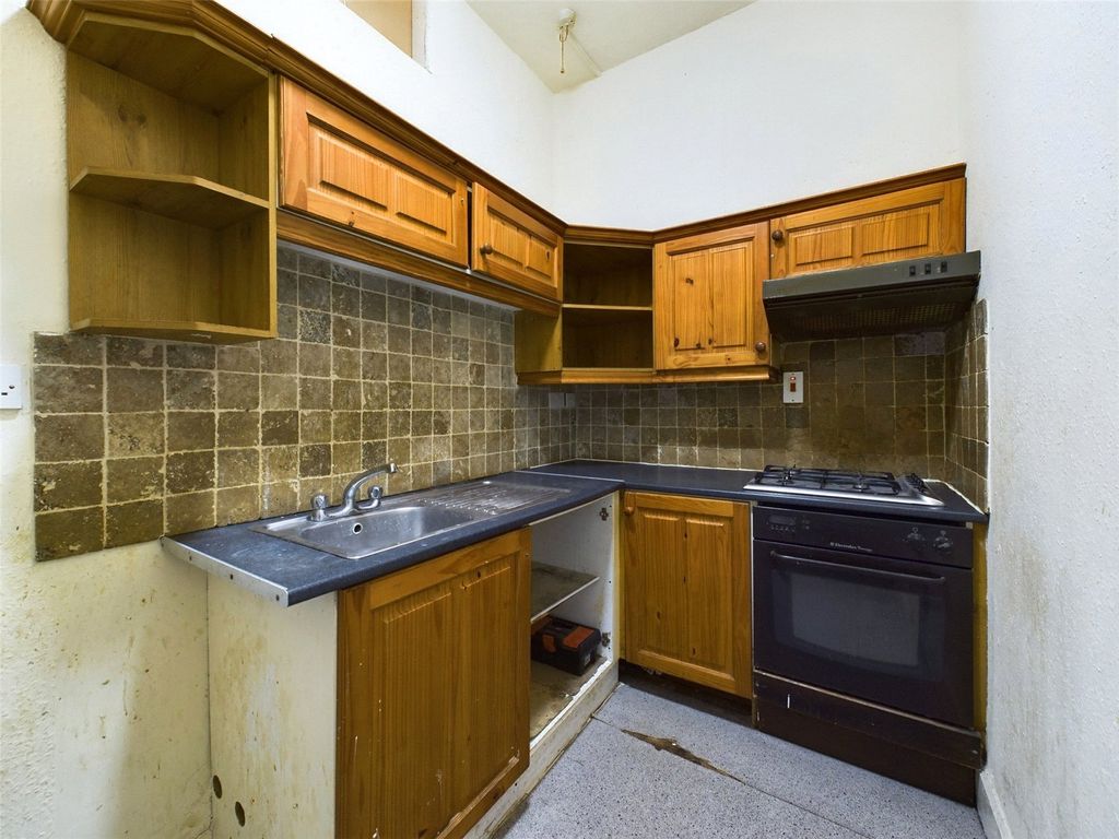 Property photo 3 of 8 Picture No. 32