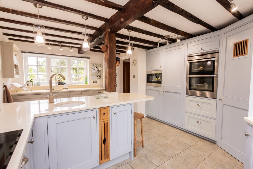 Property photo 2 of 19