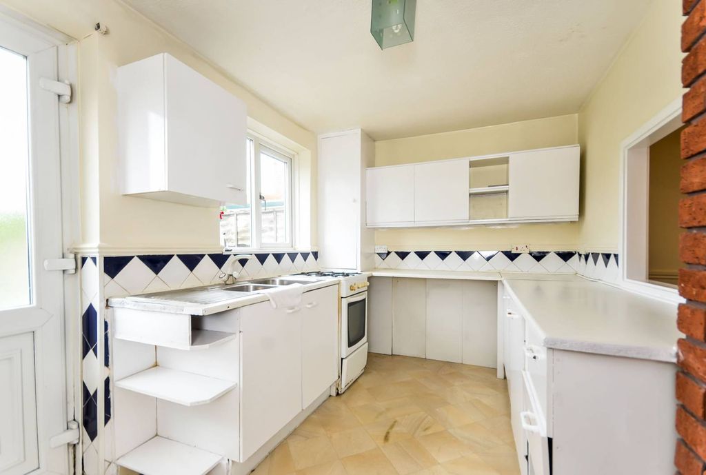 Property photo 1 of 21