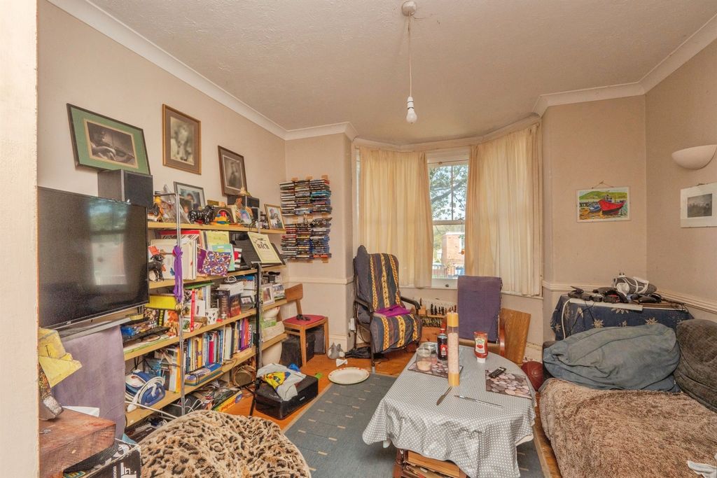 Property photo 2 of 22