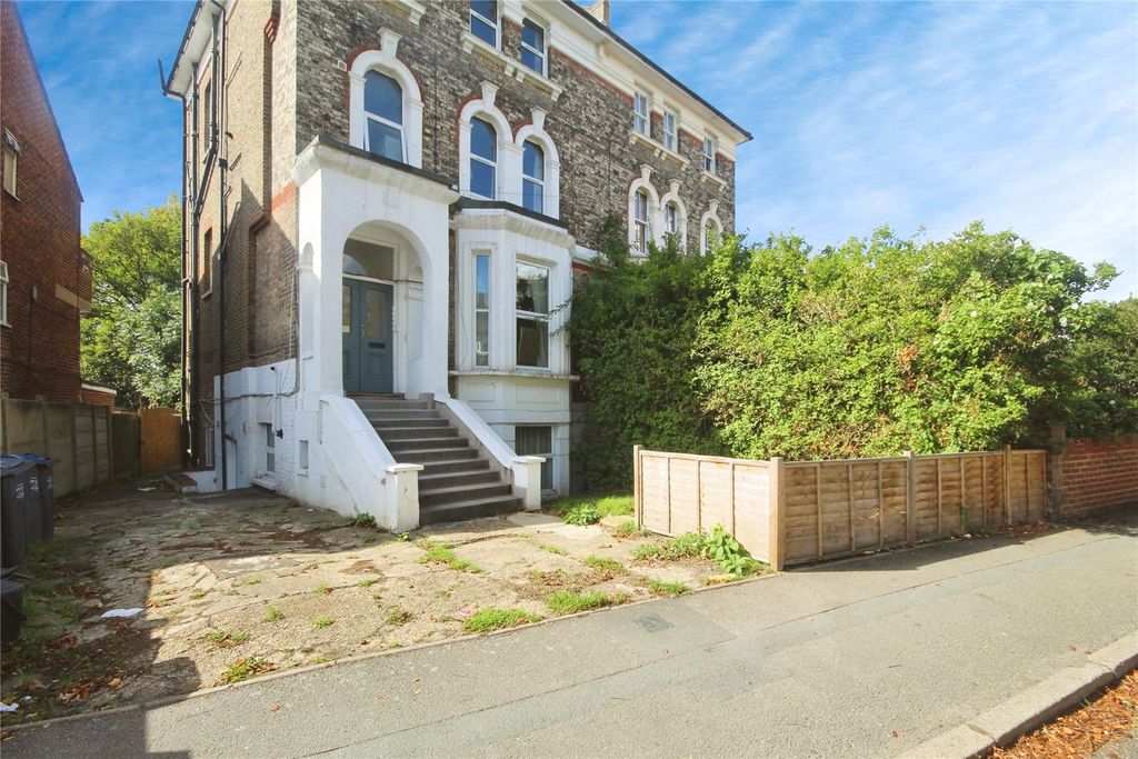 Property photo 1 of 10 Exterior