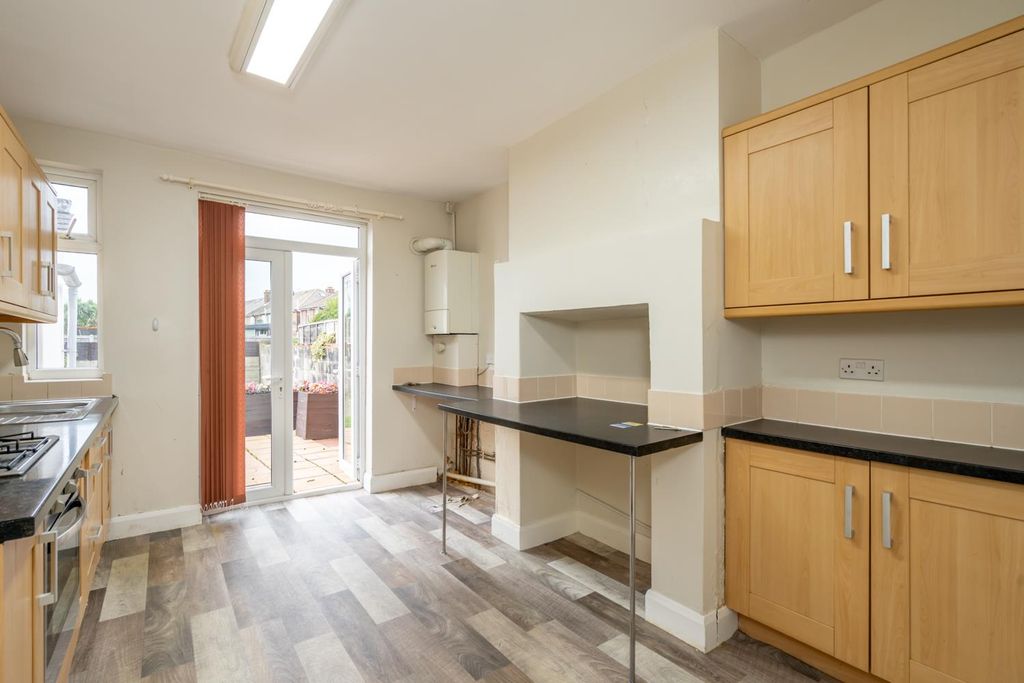 Property photo 3 of 12 Kitchen Breakfast Room (2).Jpg