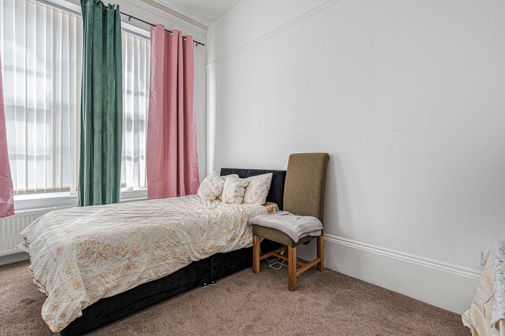 Additional image 17 of 4 bed flat for saleQueen Street, Newton Abbot TQ12