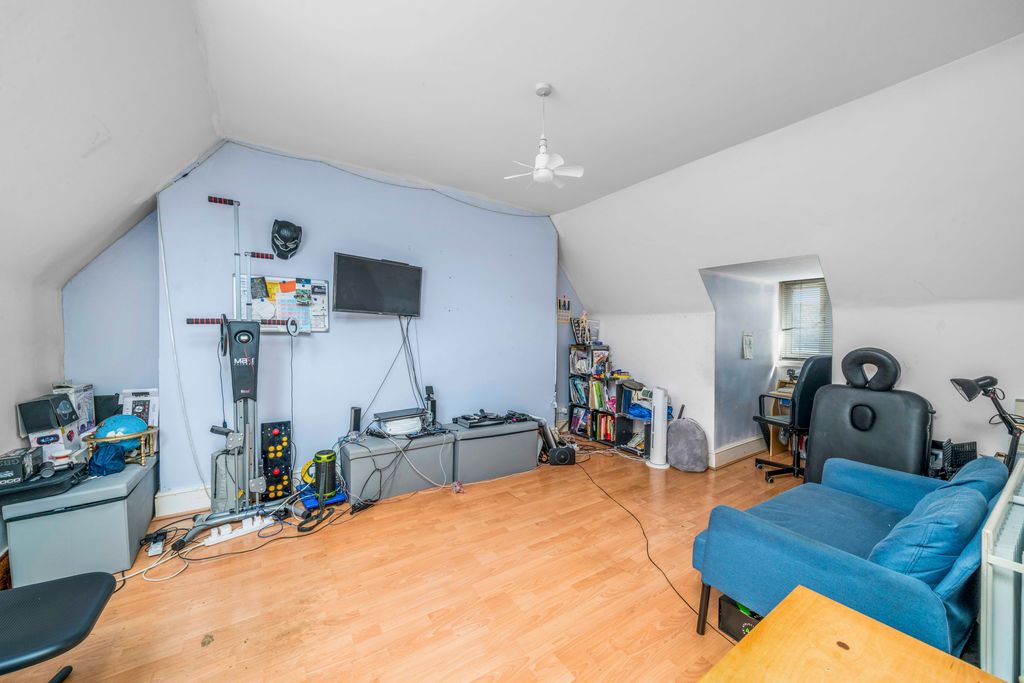 Property photo 2 of 8