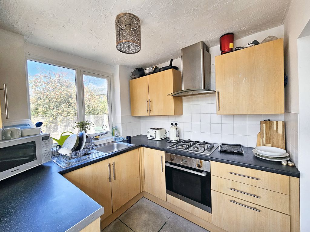 Property photo 2 of 20