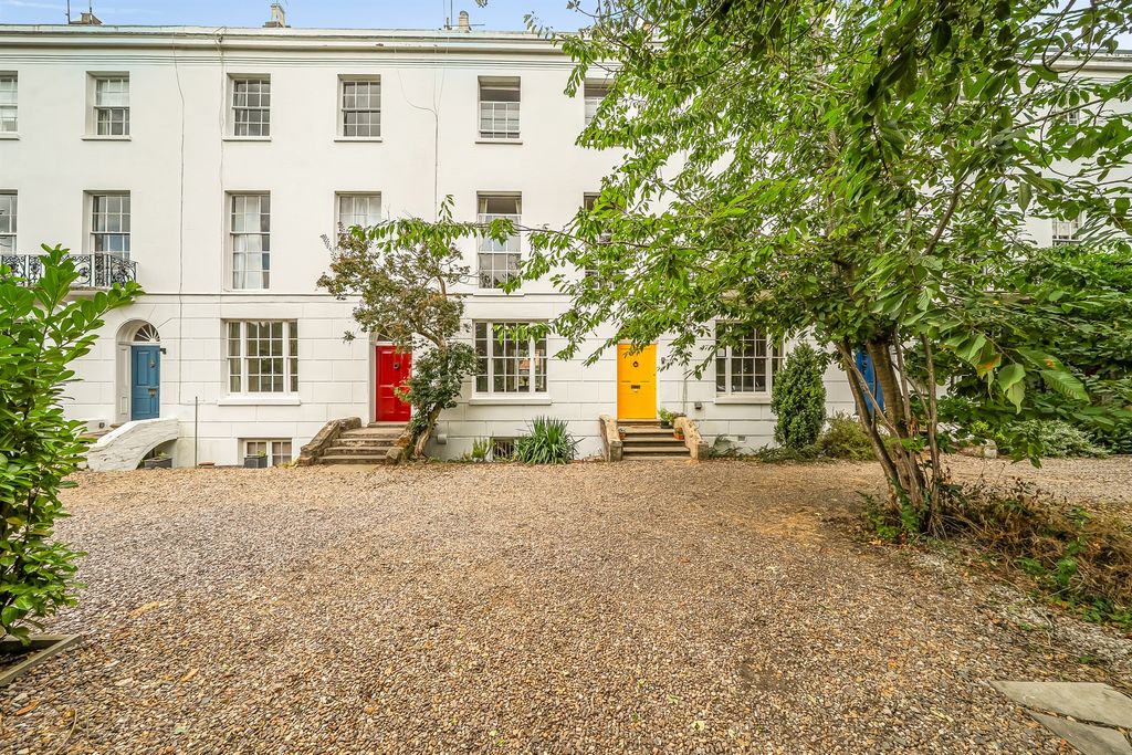 Property photo 1 of 19