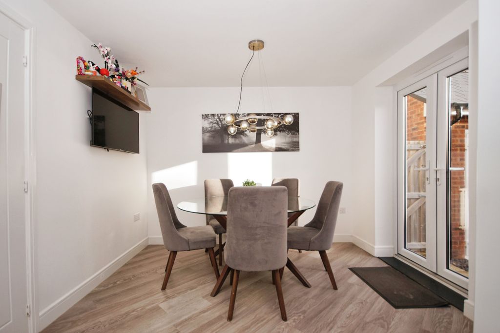 Property photo 2 of 18 Photography