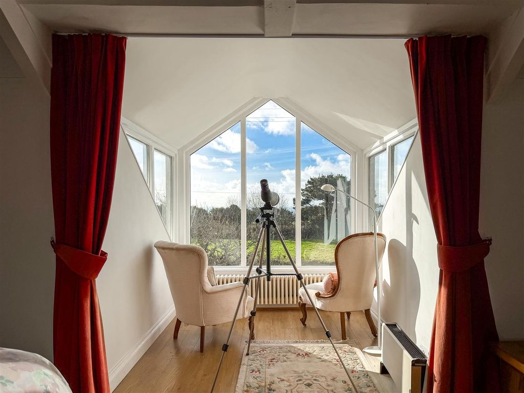 Property photo 2 of 33