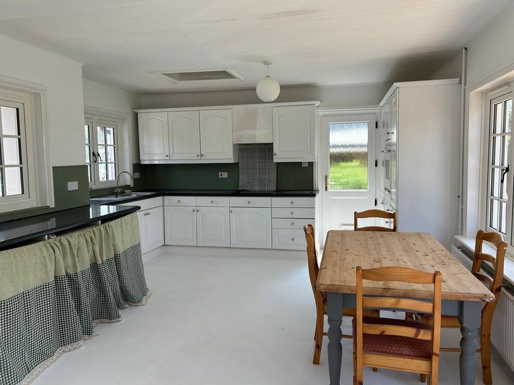 Property photo 3 of 29