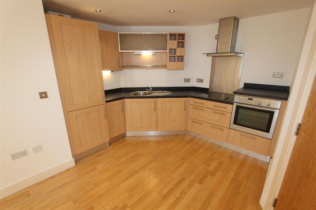 Property photo 2 of 7 Kitchen.Jpg