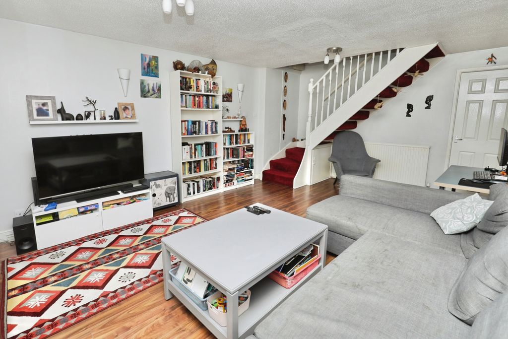 Property photo 3 of 16