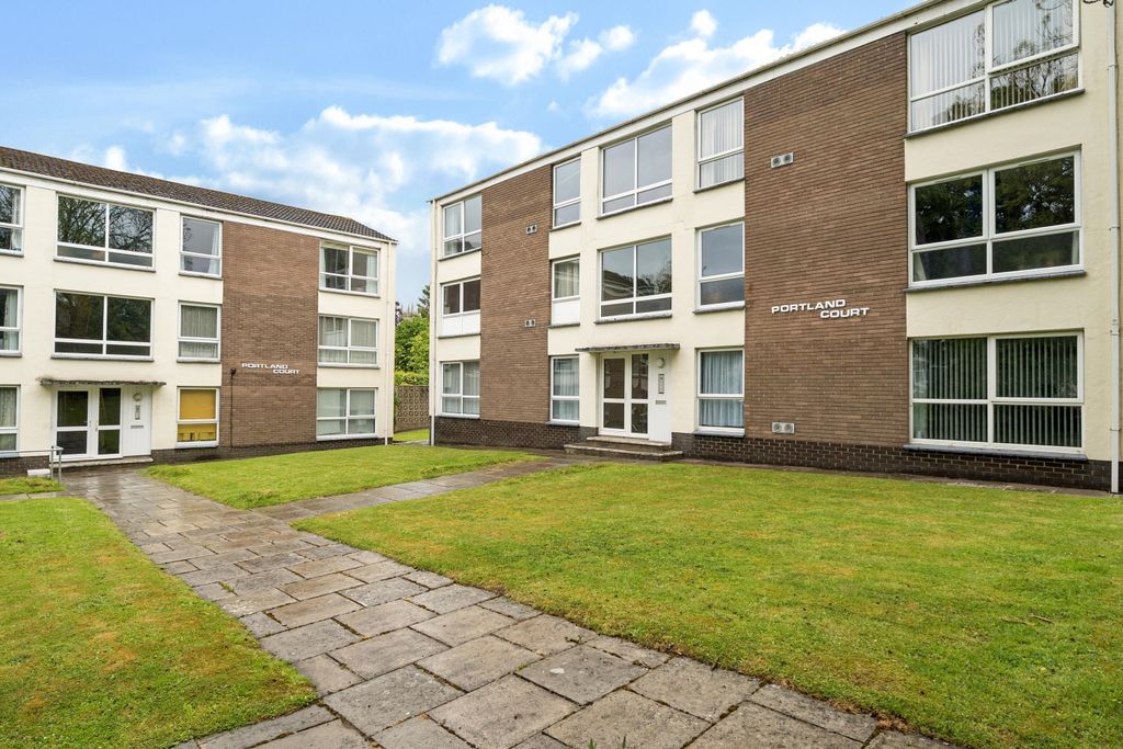 Additional image 17 of 2 bed flat for salePortland Court, Victoria Road, Barnstaple, Devon EX32