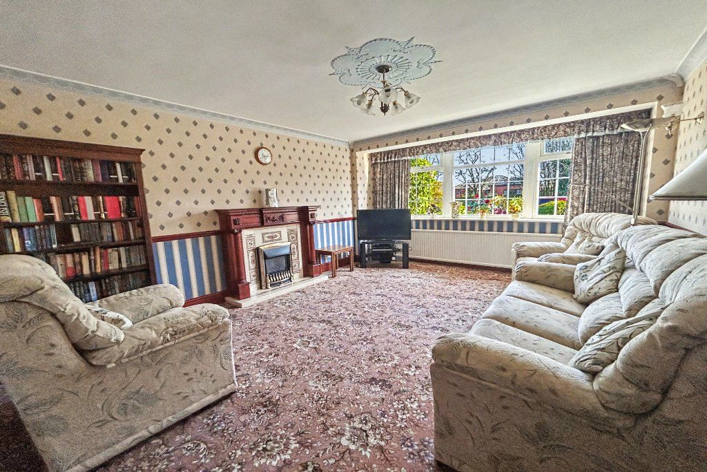 Property photo 2 of 15 Picture No. 12