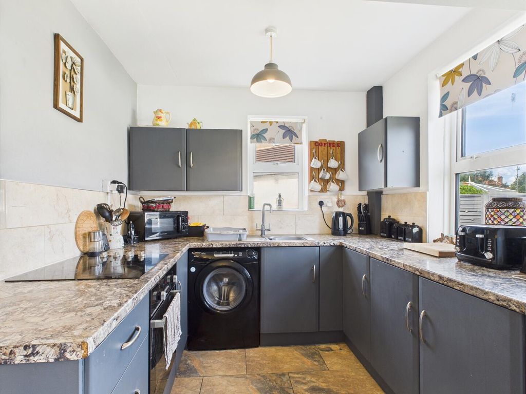 Property photo 2 of 14 Kitchen