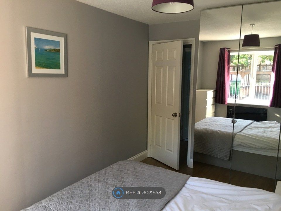 Property photo 3 of 14 Main Bedroom