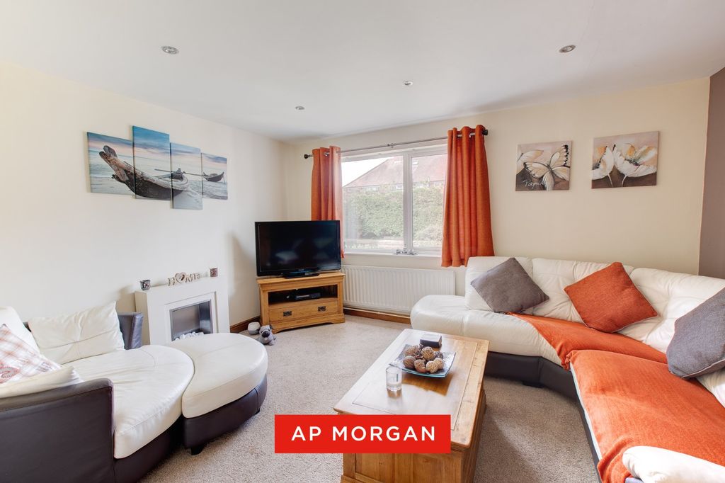 Property photo 3 of 15 Picture No. 10