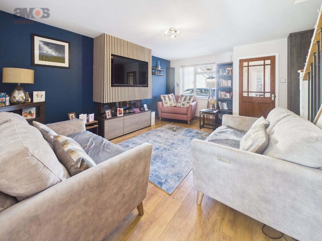 Property photo 2 of 22 5173842